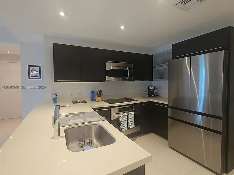 90 SW 3rd St #3104 — Photo 5