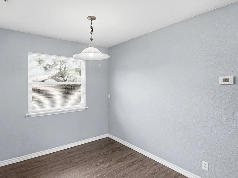 309 Jeanette Dr — Photo 5