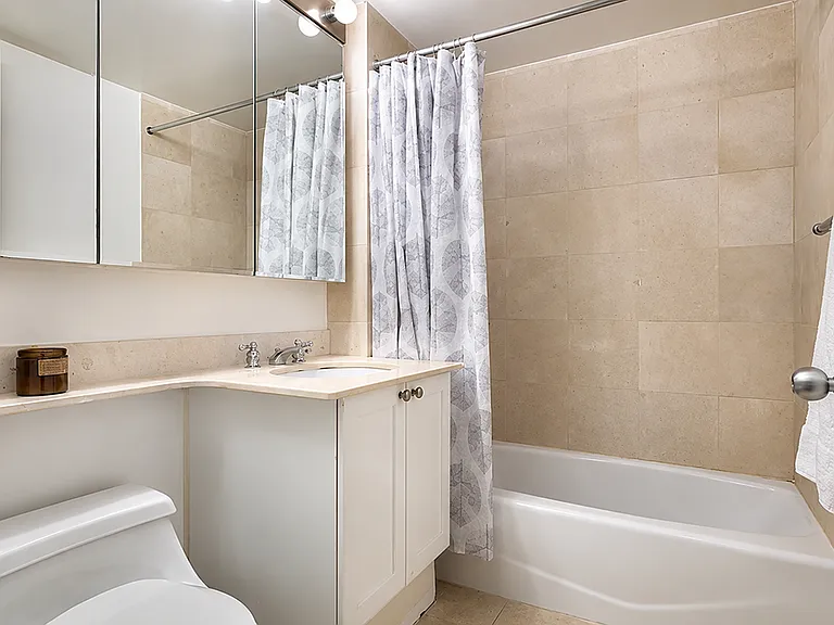 308 E 38th St #15D — Photo 6