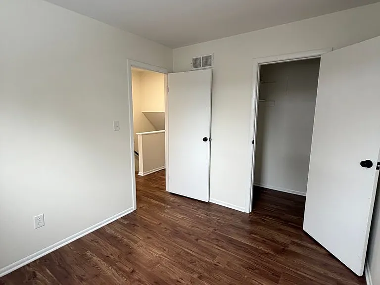 1530 Genessee Ave — Photo 9