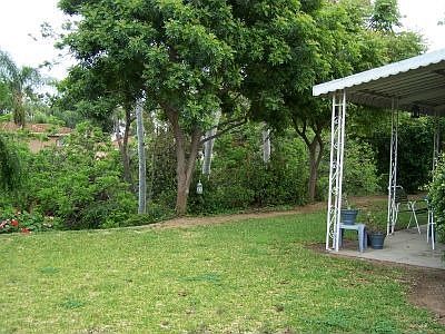 property backs up to a gully. Lots of privacy!