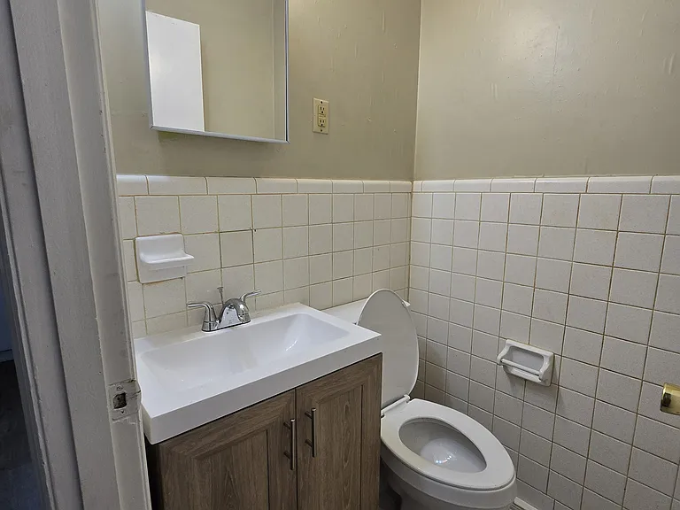 3257 Ohara Dr N — Photo 10