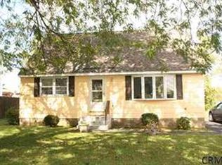 8 Biscayne Blvd, Troy, NY 12182