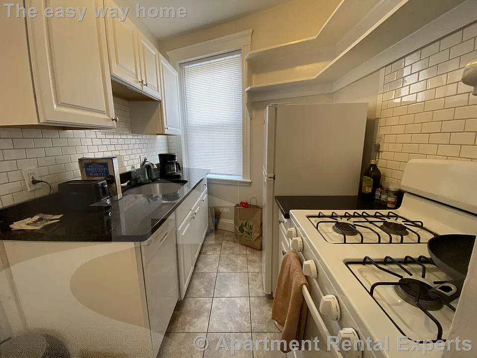 30 Langdon St #6