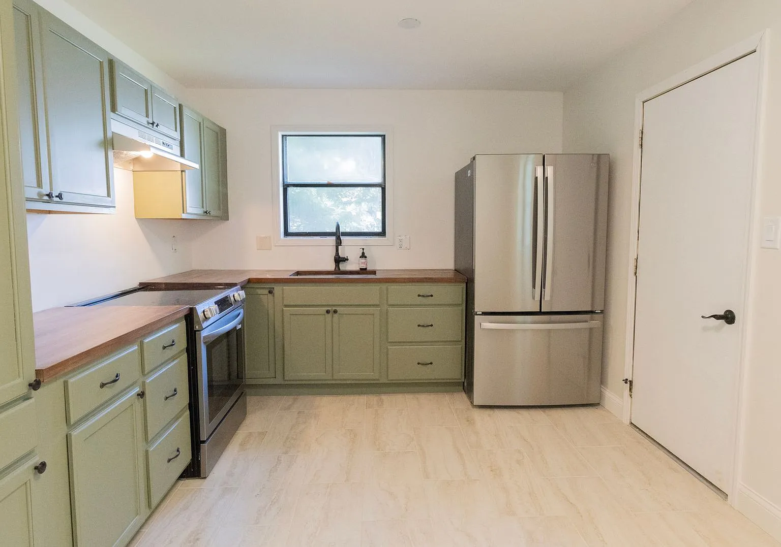 Beautifully Updated 3BR Home w/ Bonus Room, Fenced Yard & Garage — Photo 4