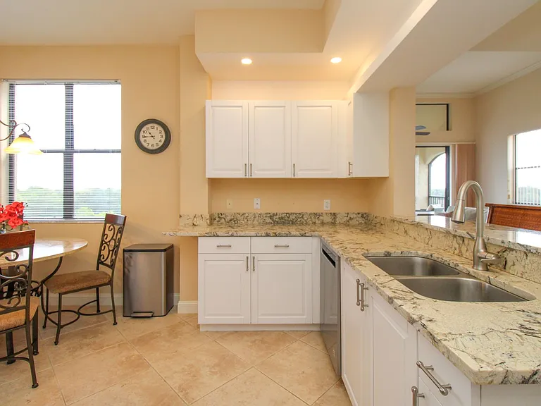 7024 Pelican Bay Blvd #F-504 — Photo 31