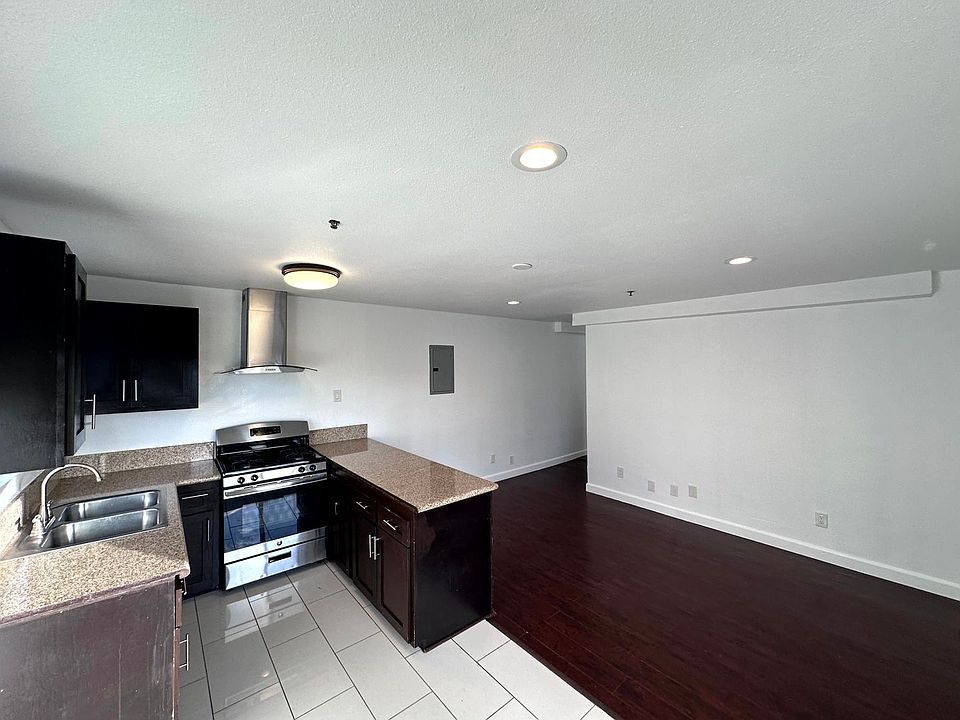 1st image of 432 N Kingsley Dr APT 1