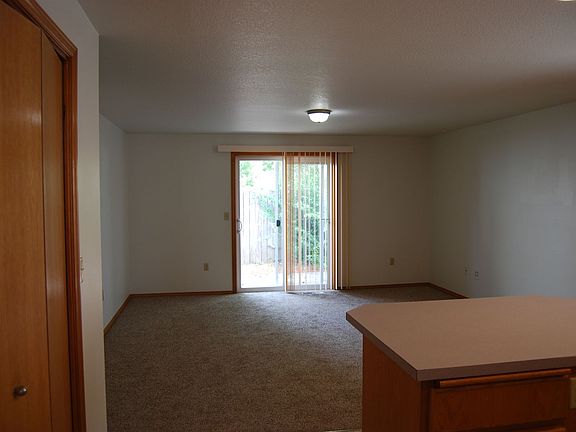 5th image of 16308 NE 71st St