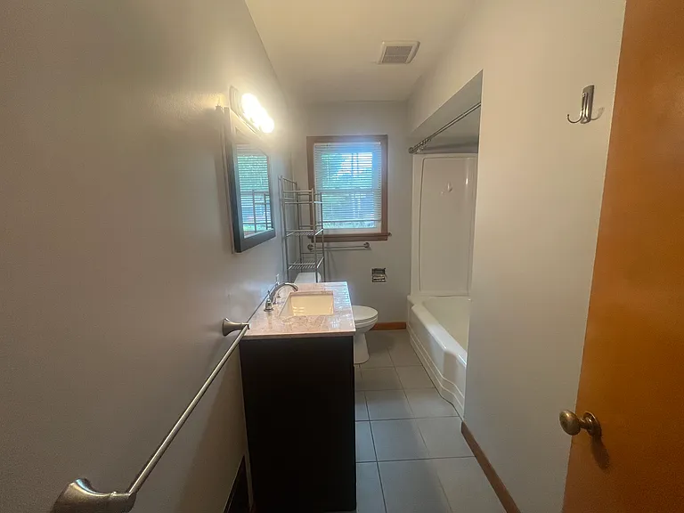 1530 Franklin Ave — Photo 7