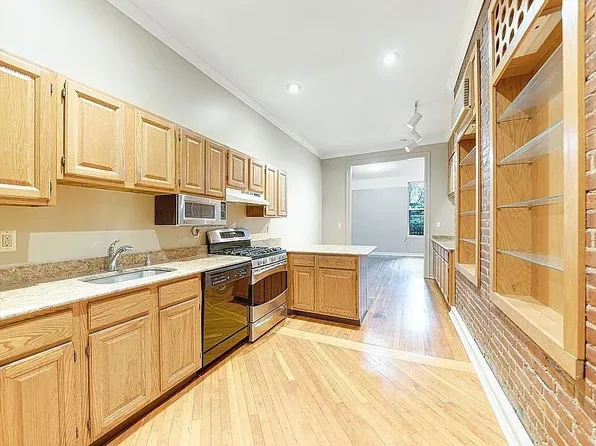 807 Washington Street image 1 of 14