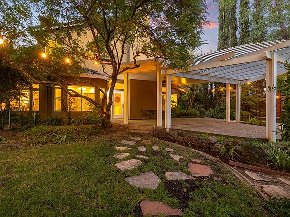 5th image of 3092 Brackenwood Pl