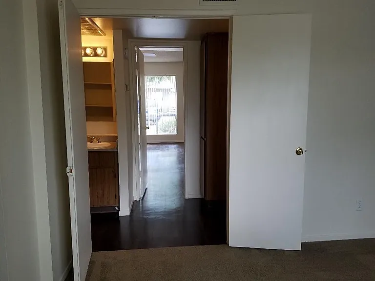 Eastridge Apartments — Photo 30