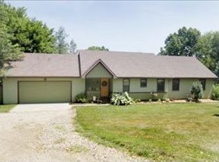 58427 Stoldt Rd, Three Rivers, MI 49093