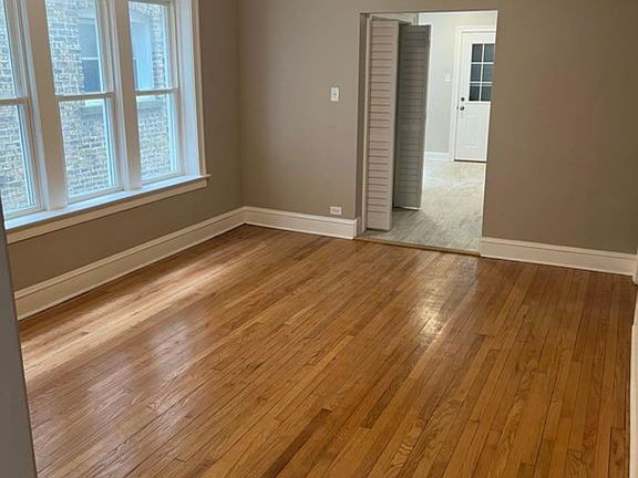 4th image of 6322 N Francisco Ave APT 2