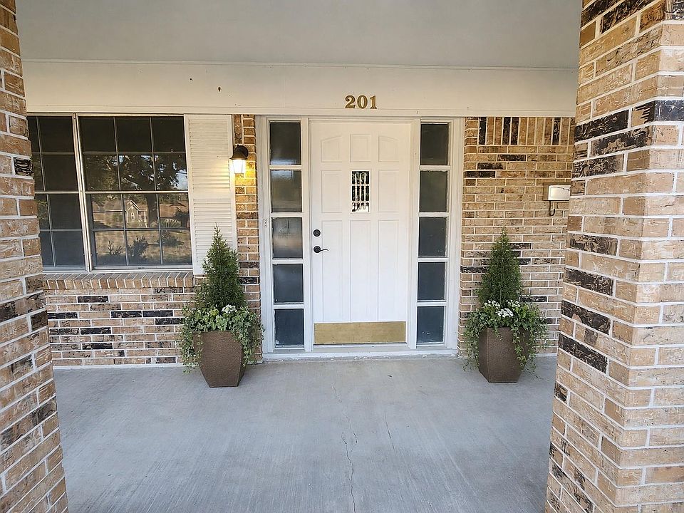 1st image of 201 Verna St