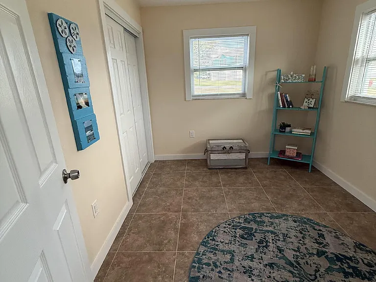 6814 Driftwood Dr — Photo 12