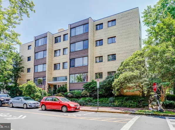 305 C St NE APT 301, Washington, DC 20002