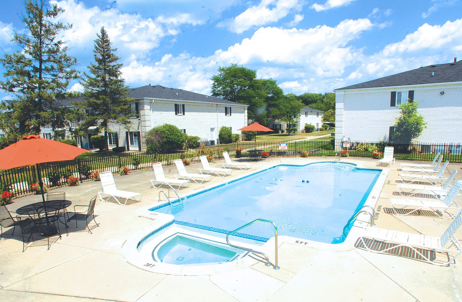 Colony Park Apartments — Photo 4