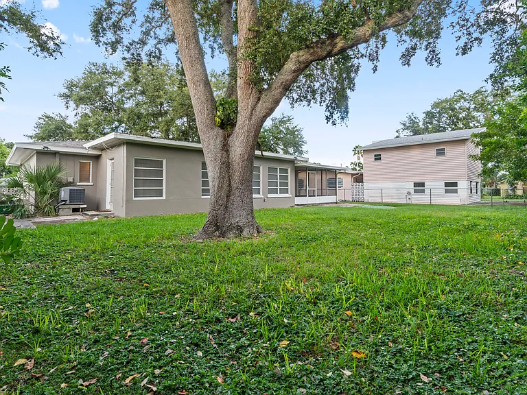 2192 Belmar Dr — Photo 49