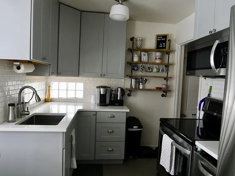 2230 Olive St — Photo 5