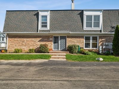 757 Garfield Ave APT A, Libertyville, IL, 60048