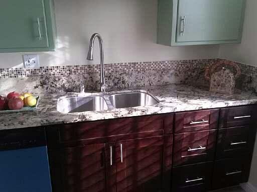 1st image of 415 N Lake St APT 3