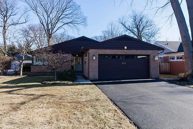 912 Illinois Rd photo 1