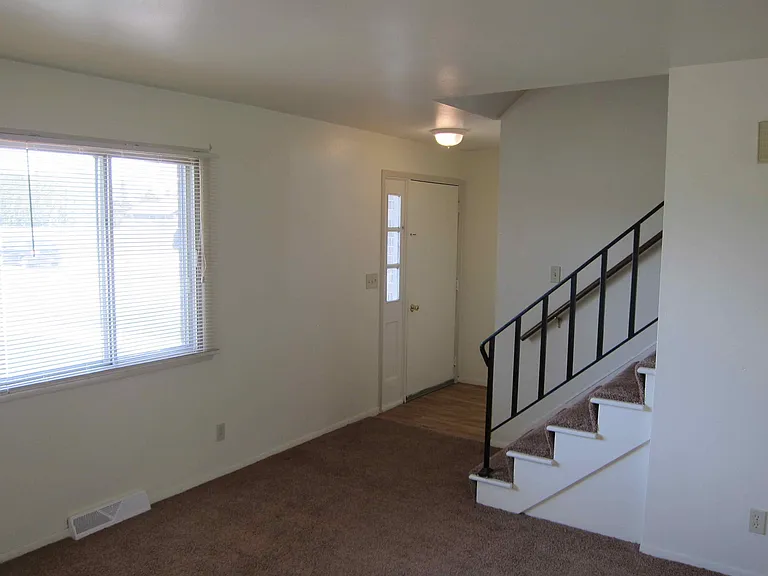 224 W Falls Rd — Photo 4