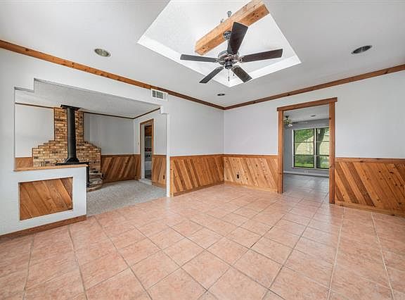 5th image of 407 Dover Dr