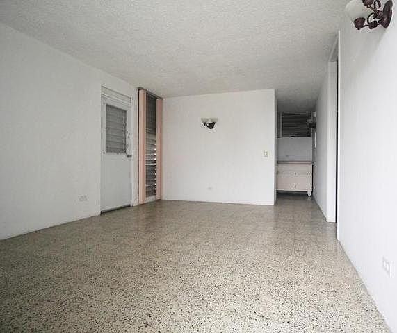 2nd image of BY10 Calle 1
