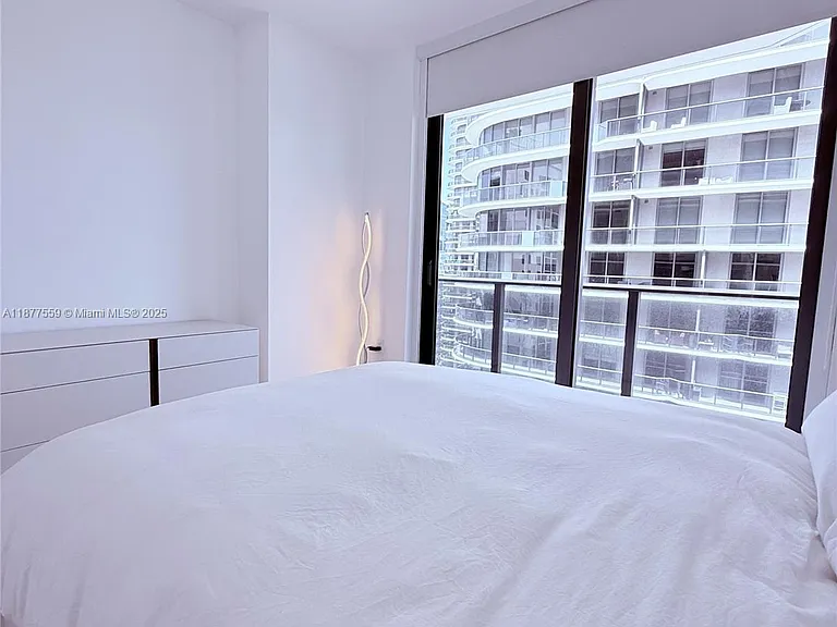 55 SW 9th St #4003 — Photo 6