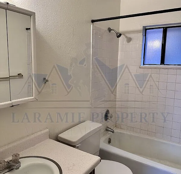 714 Downey St #7 — Photo 9
