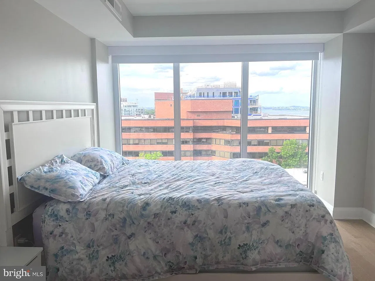 1 bed, 768 sqft, $4,000 — Photo 3