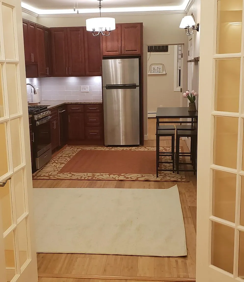 2 bed, 600 sqft, $2,050 — Photo 2