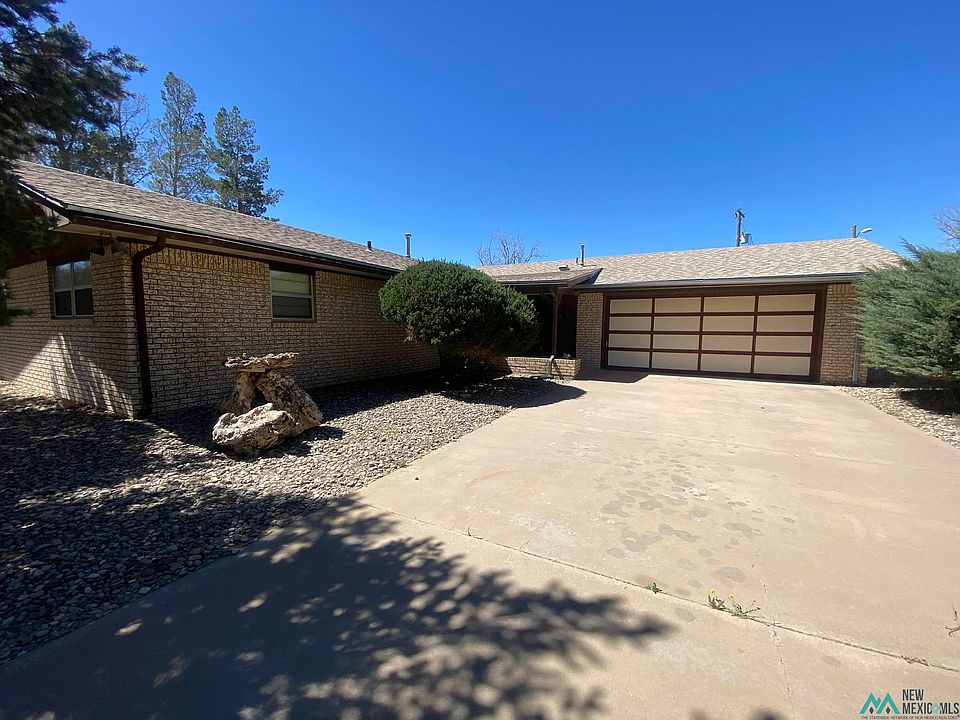 1st image of 2204 S Palomar Dr