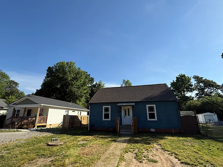 3024 Navarone Ave — Photo 2