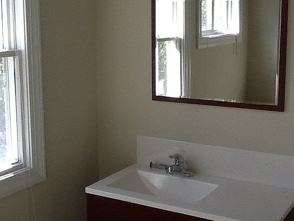 2nd image of 5705 Meer St