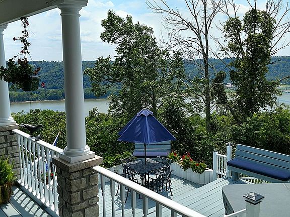 4th image of 1320 E Scenic View Dr