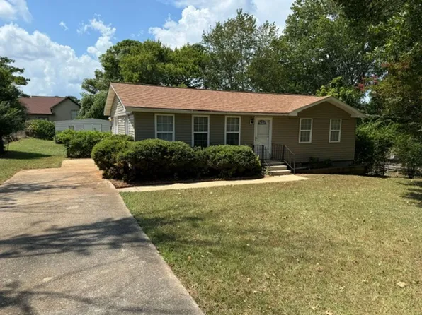 6940 Treeline Ln, Pinson, AL 35126