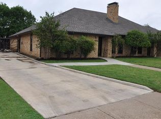 5617 Ridgerock Rd, Fort Worth, TX 76132