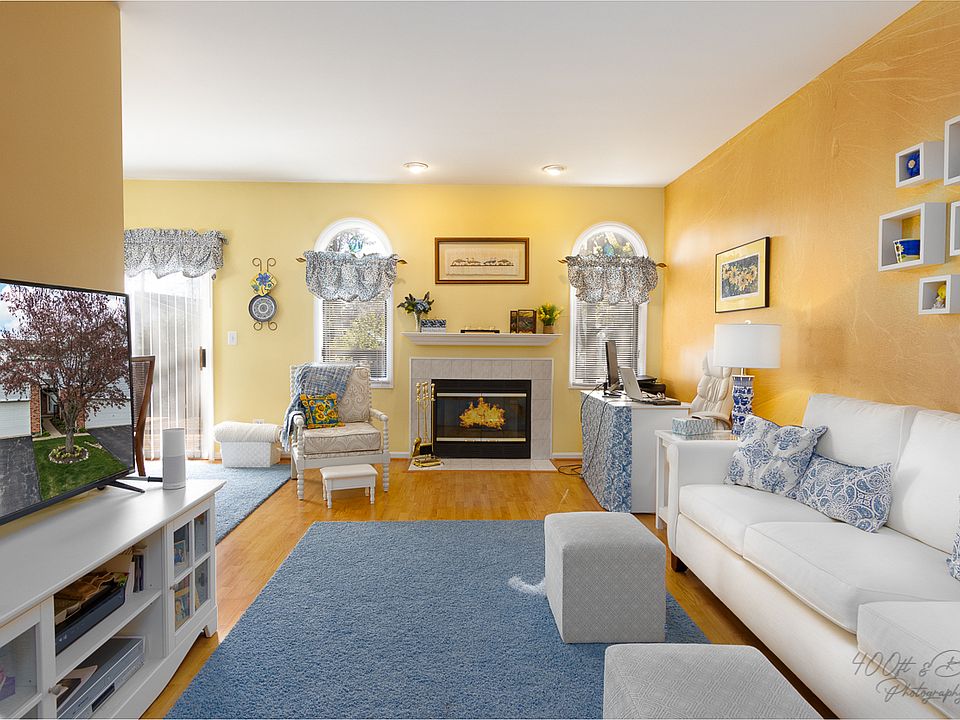 101 Charlotte Ct Cary IL Zillow