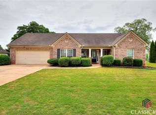 363 Laurel Oaks Ln, Jefferson, GA 30549