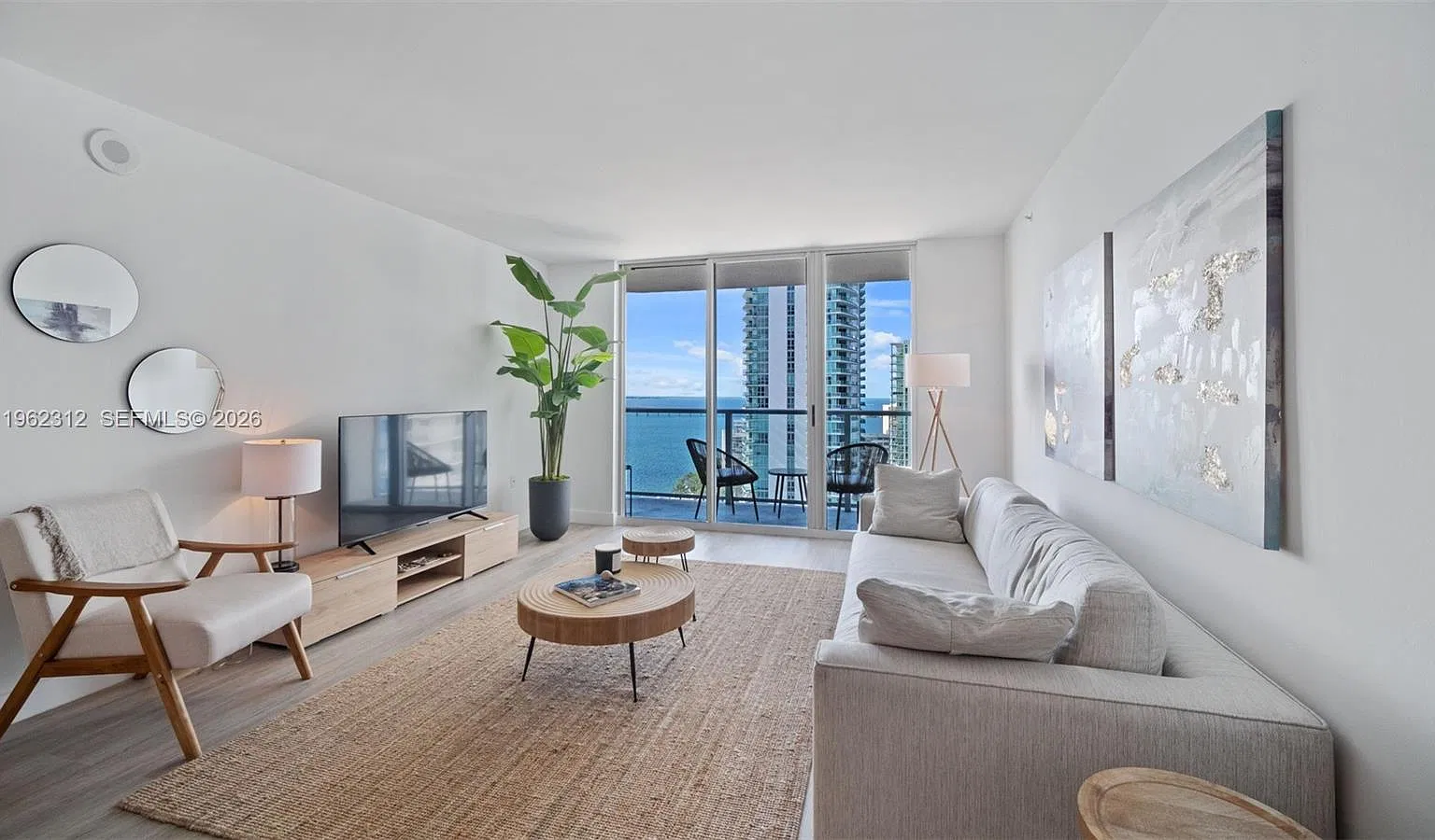 2 bed, 1140 sqft, $4,500 — Photo 1