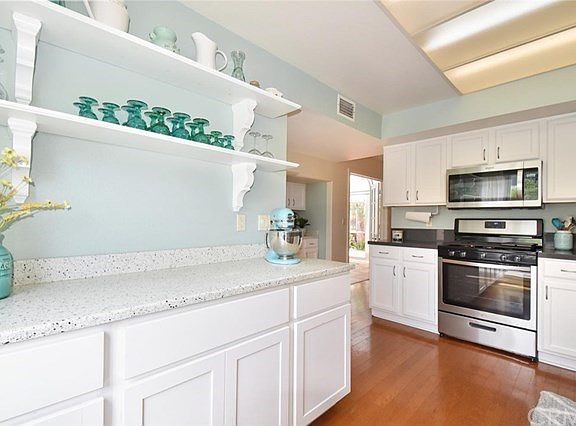 5th image of 366 Genoa Ln