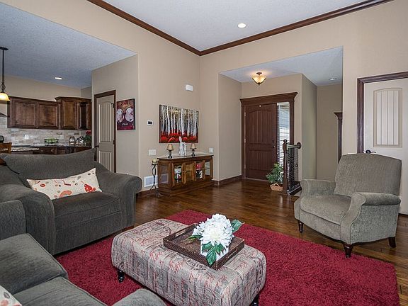 4th image of 1373 S 95th St