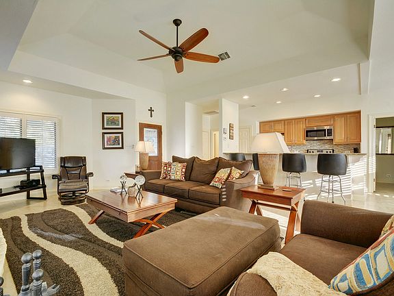 4th image of 1924 Clubhouse Hill Dr #25