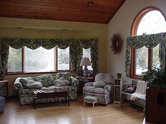 5th image of 94 Tuthills Ln
