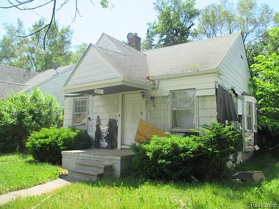 4th image of 8451 Greenview Ave