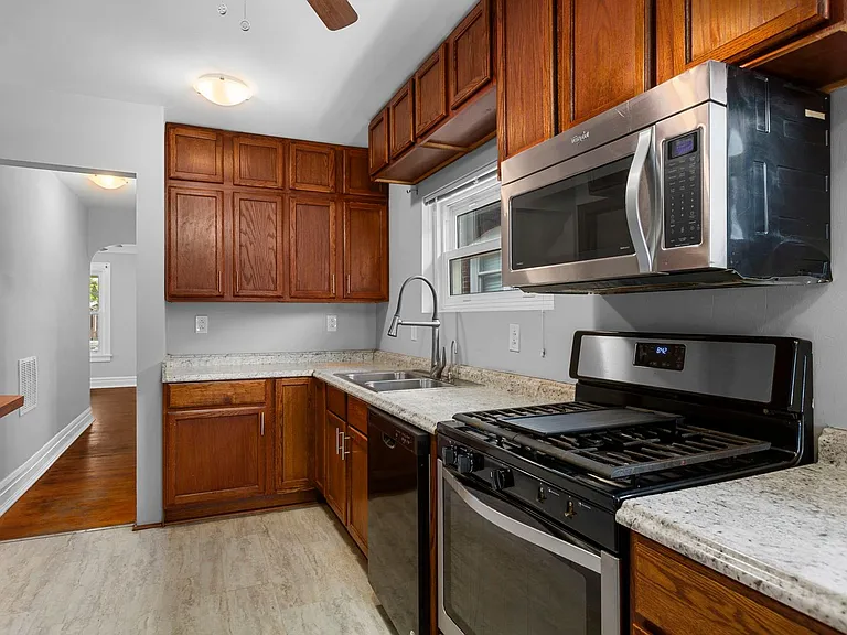 4011 McDonald Ave — Photo 16