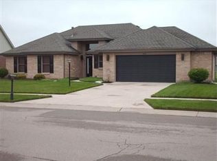 2000 Tandem Dr, Xenia, OH 45385